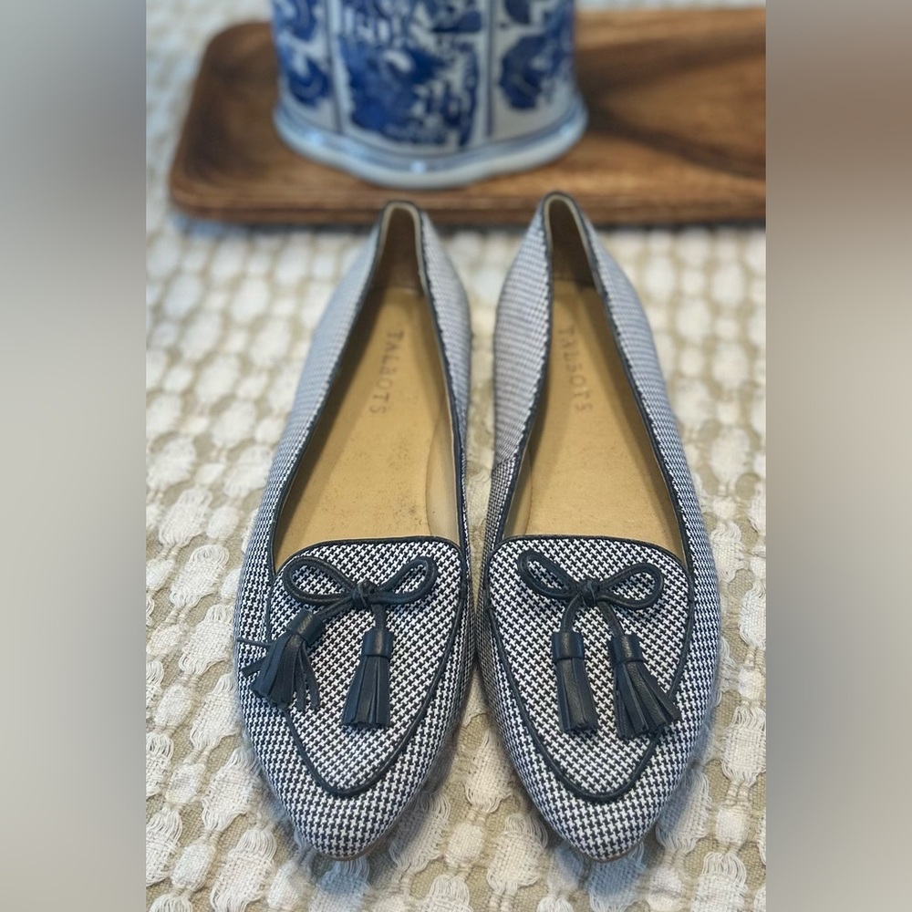 Talbots Classic Navy and White Houndstooth Flat Loafers